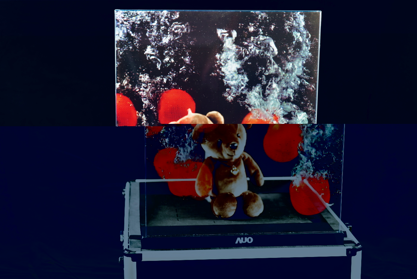 友達領先研發Micro LED透明顯示器，具備高穿透、低繞射、高亮度、可拼接之特性，可應用於智慧移動、智慧零售、商業展示等多元場域