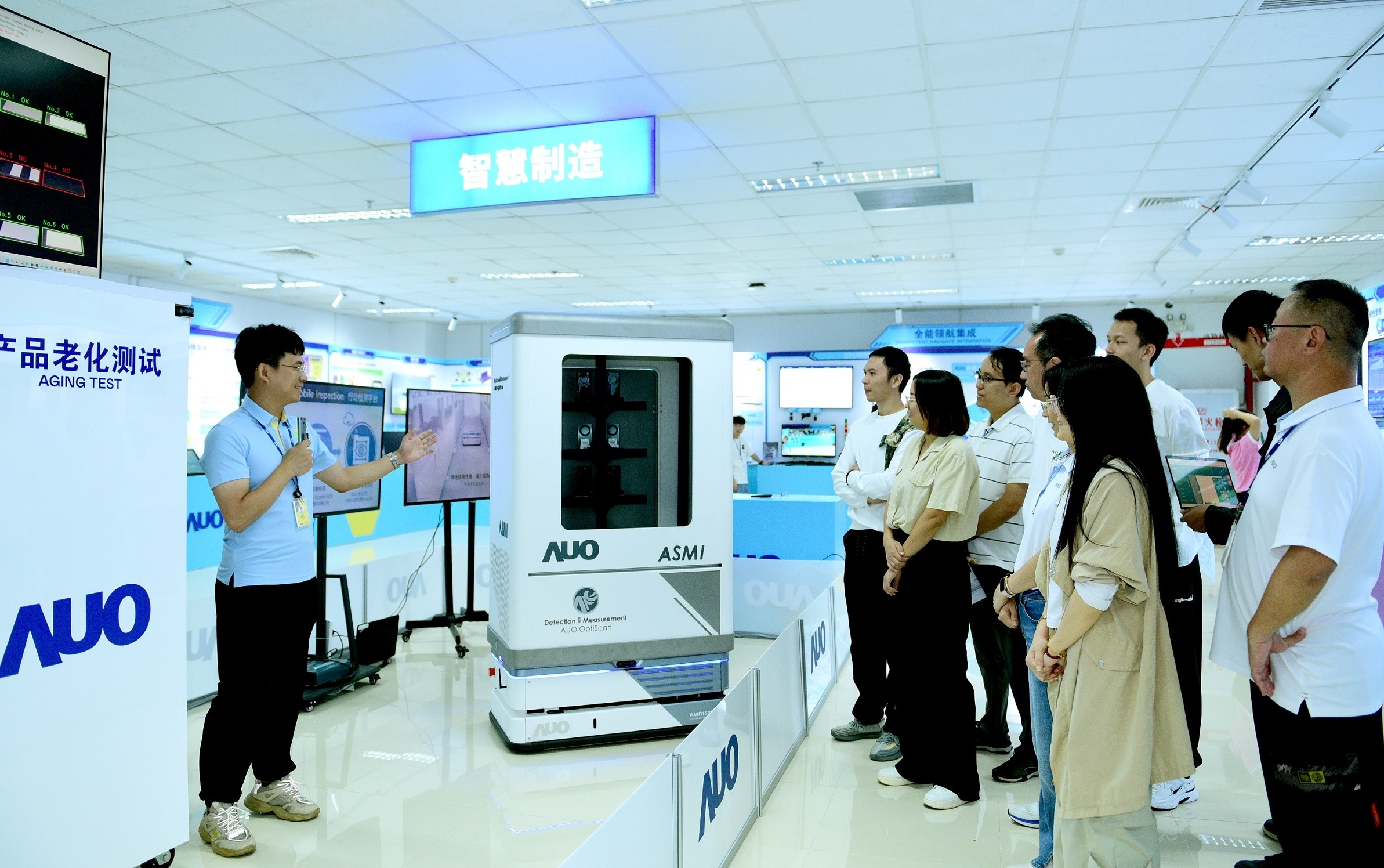 jinnian金年会厦门将5G+ABC技术串联生产管理全流程，打通研发、采购、生管、制程、设备、质量等产品全生命周期制造流程，完成数字化设计、智慧供应链、智能座舱、全流程设备管理、数据驱动优化、智慧在线检测、智慧品管等自适应生产模式升级