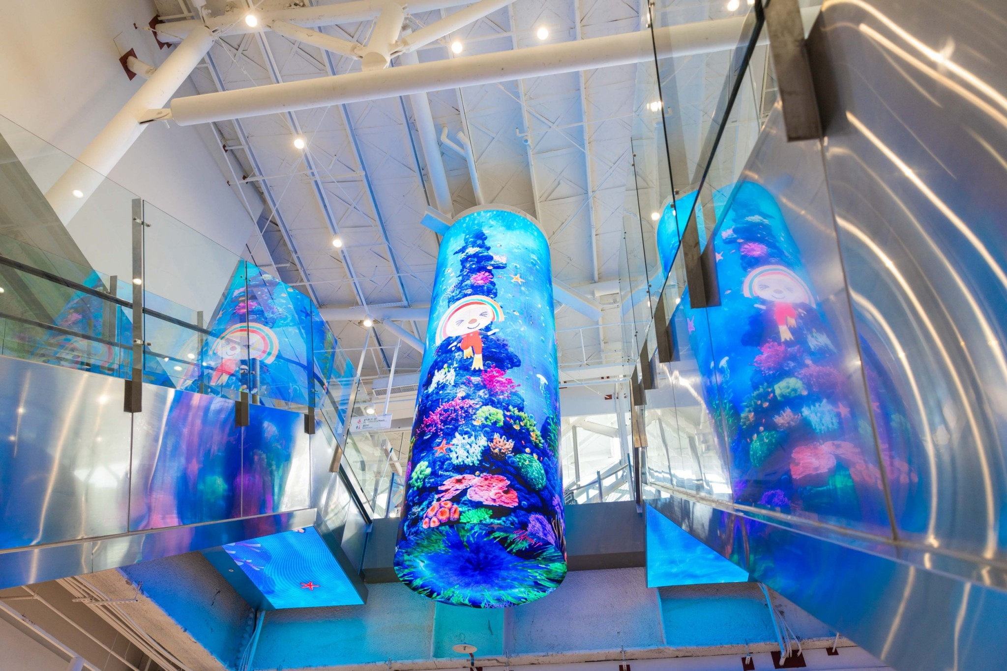 達擎與傑可達整合先進顯示技術與軟硬體應用服務，提供一系列大型LED顯示解決方案，為全新改裝開幕的「清水服務區」佈局嶄新視覺體驗。